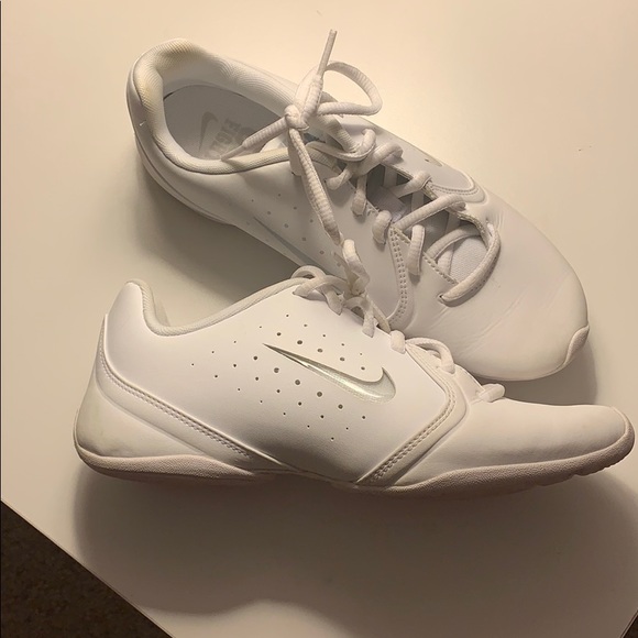 Nike cheerleading sneakers - Picture 2 of 7